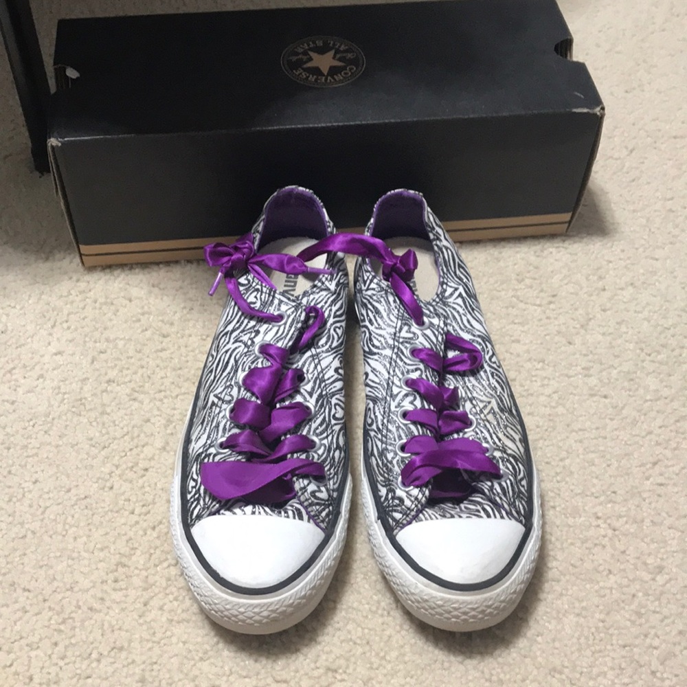 Zebra Converse with box